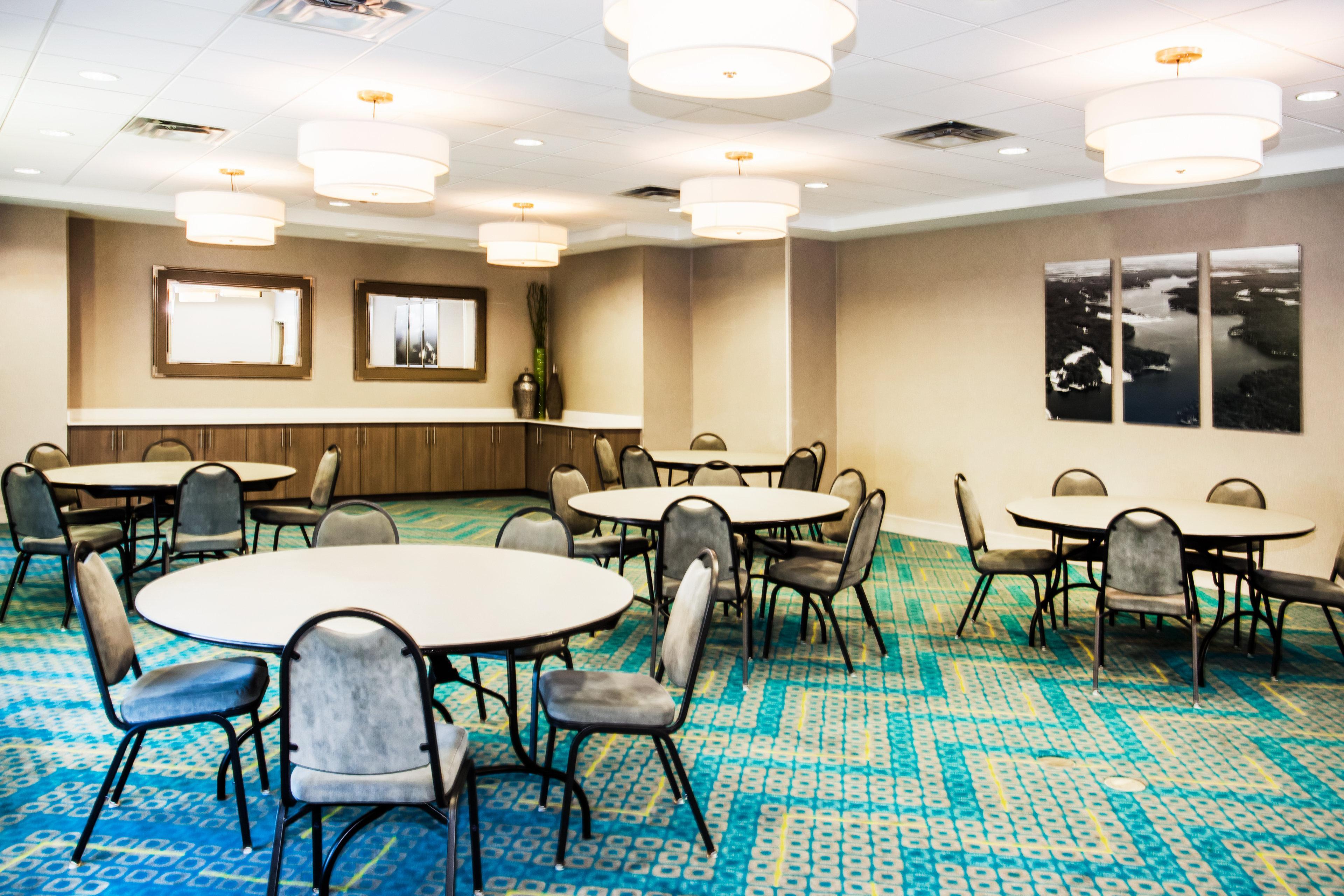 Holiday Inn Express & Suites Litchfield By Ihg Exterior photo