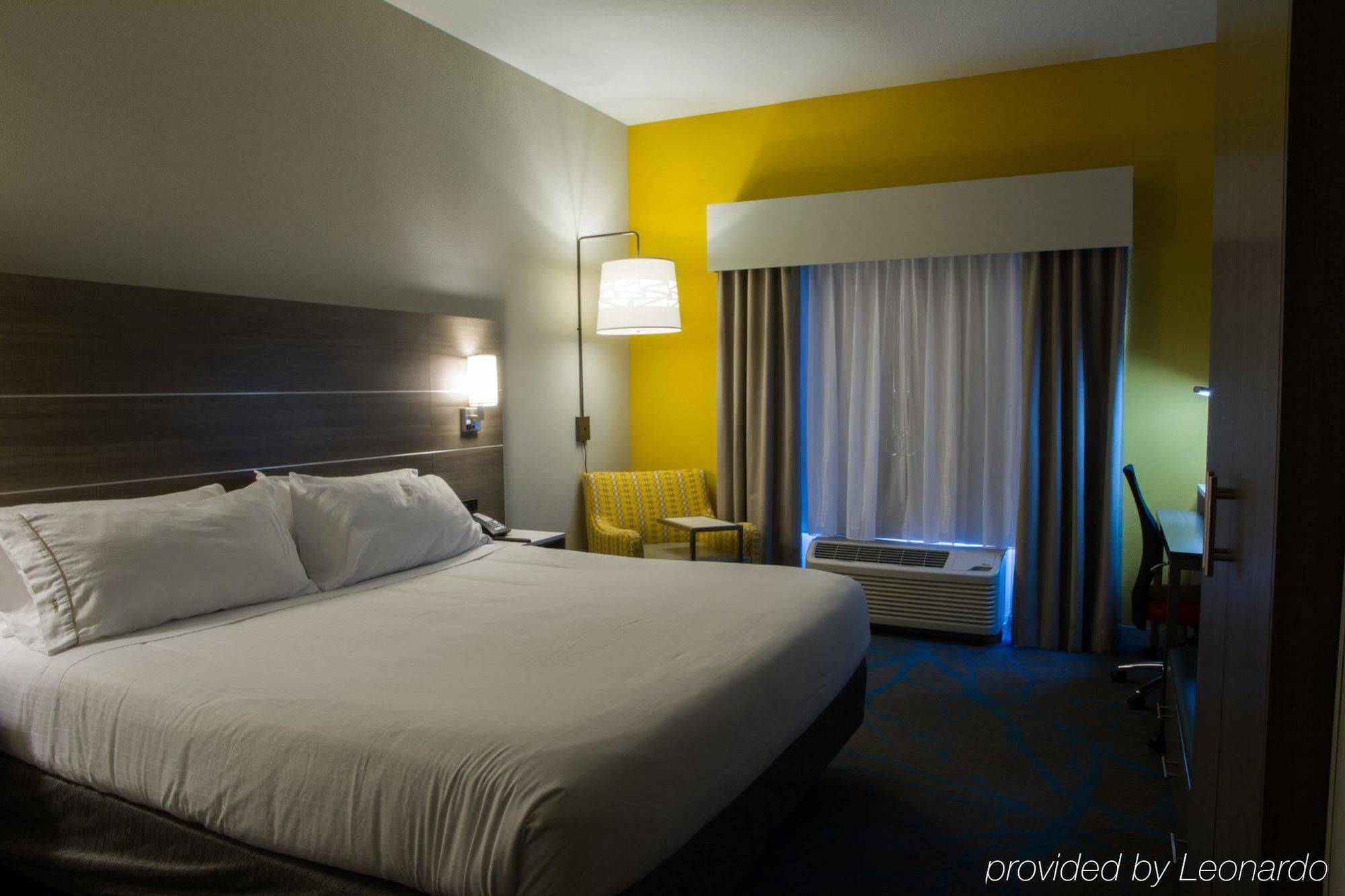 Holiday Inn Express & Suites Litchfield By Ihg Exterior photo